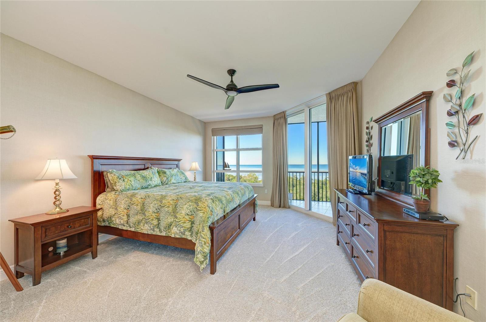 Image 21 of 68 For 3329 Sunset Key Circle 407