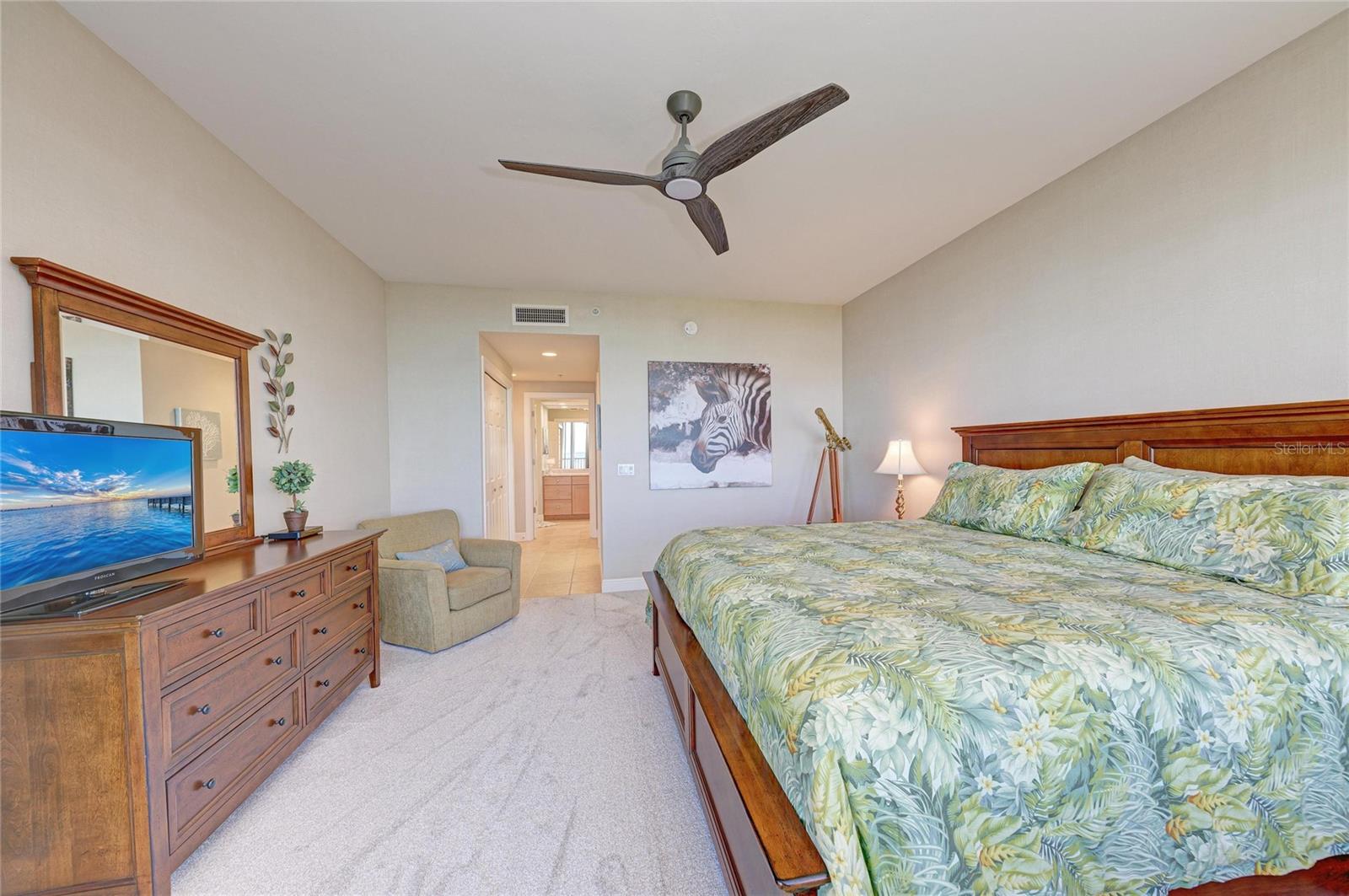 Image 24 of 68 For 3329 Sunset Key Circle 407