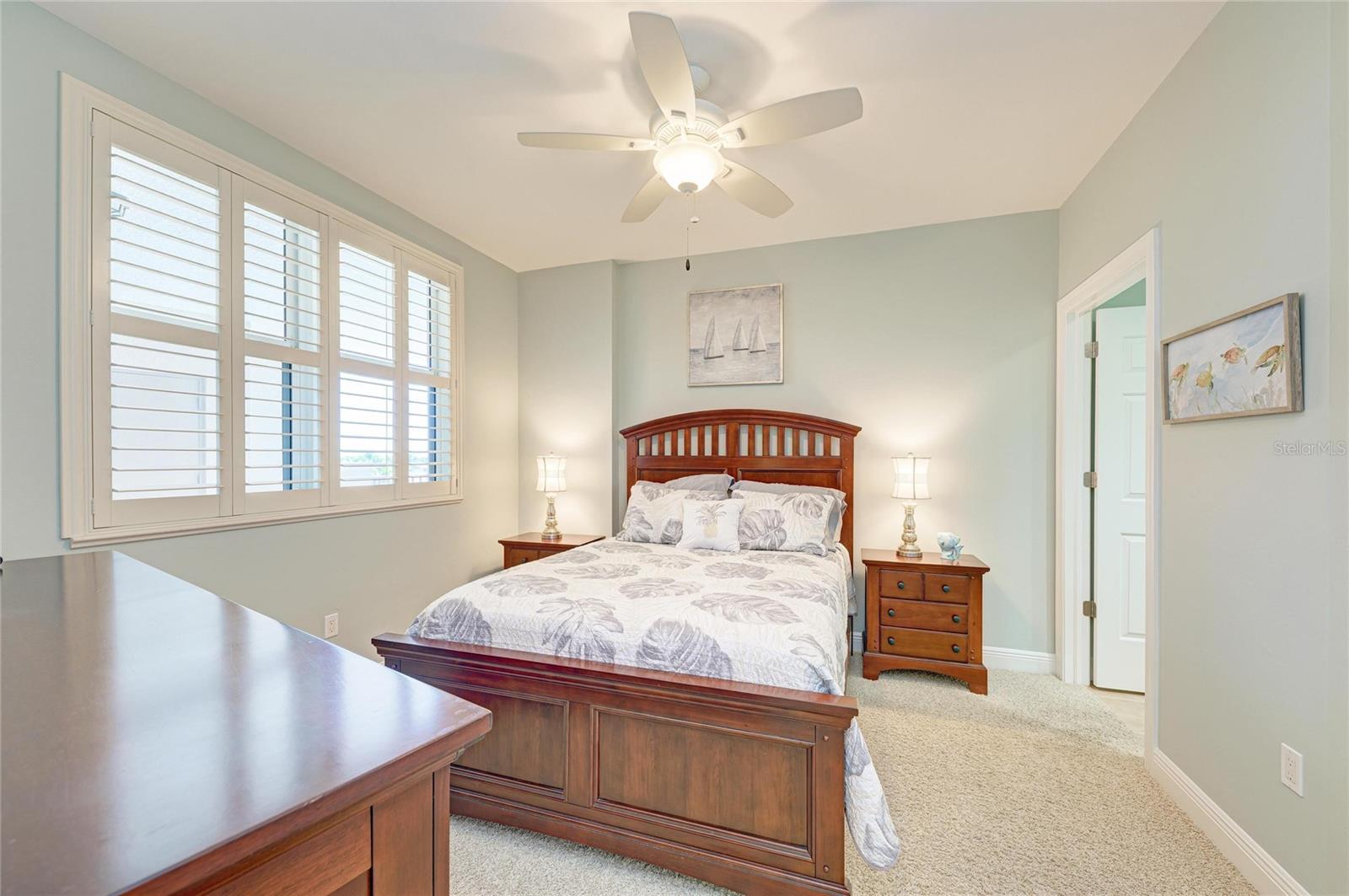 Image 30 of 68 For 3329 Sunset Key Circle 407