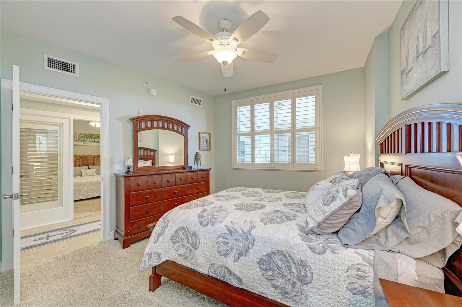 Image 32 of 68 For 3329 Sunset Key Circle 407