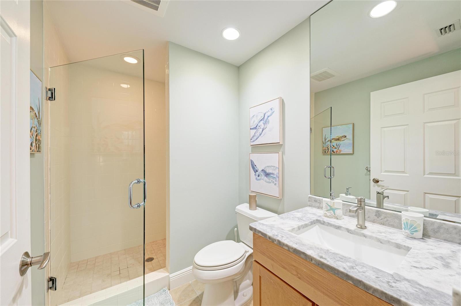 Image 33 of 68 For 3329 Sunset Key Circle 407