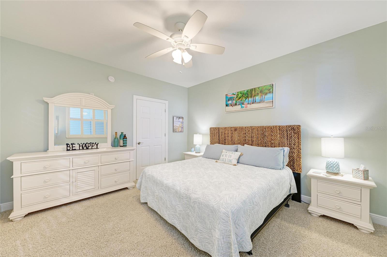 Image 36 of 68 For 3329 Sunset Key Circle 407