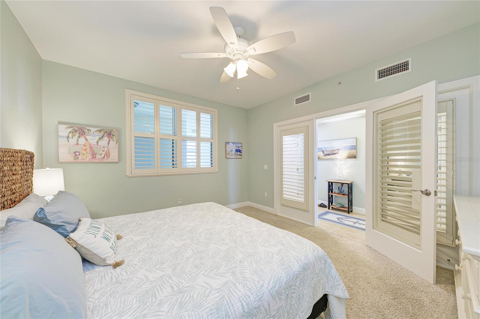 Image 38 of 68 For 3329 Sunset Key Circle 407