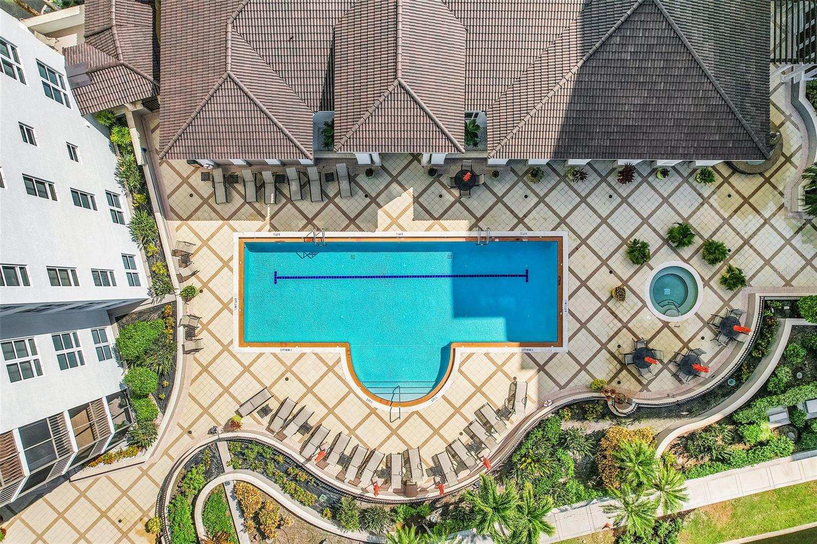 Image 45 of 68 For 3329 Sunset Key Circle 407