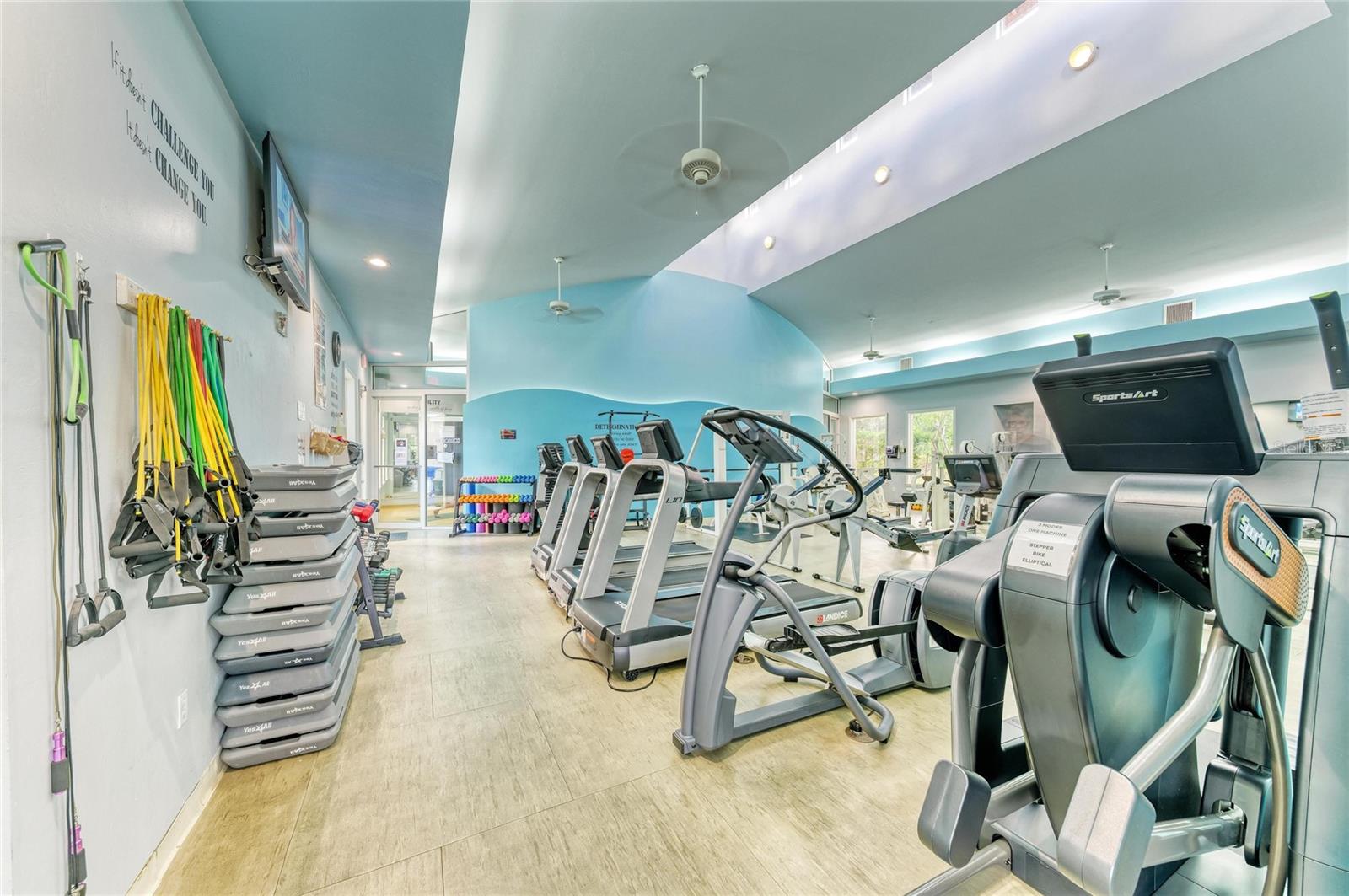 Image 48 of 68 For 3329 Sunset Key Circle 407