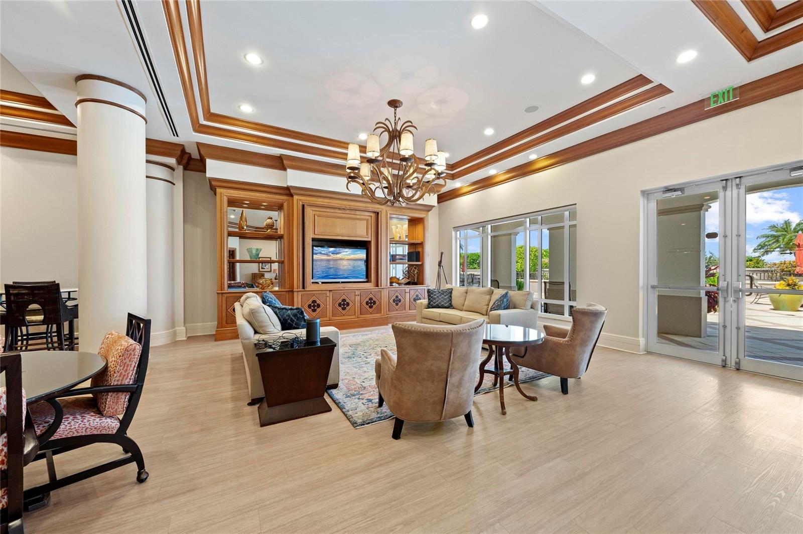 Image 55 of 68 For 3329 Sunset Key Circle 407