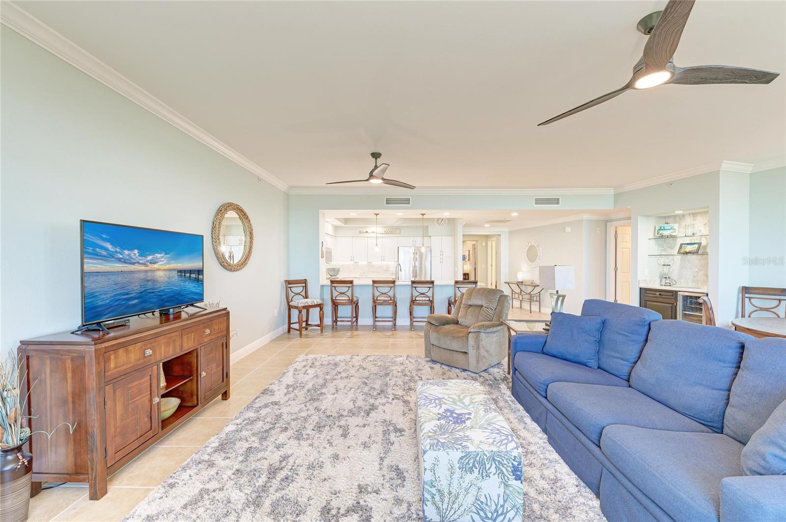 Image 9 of 68 For 3329 Sunset Key Circle 407