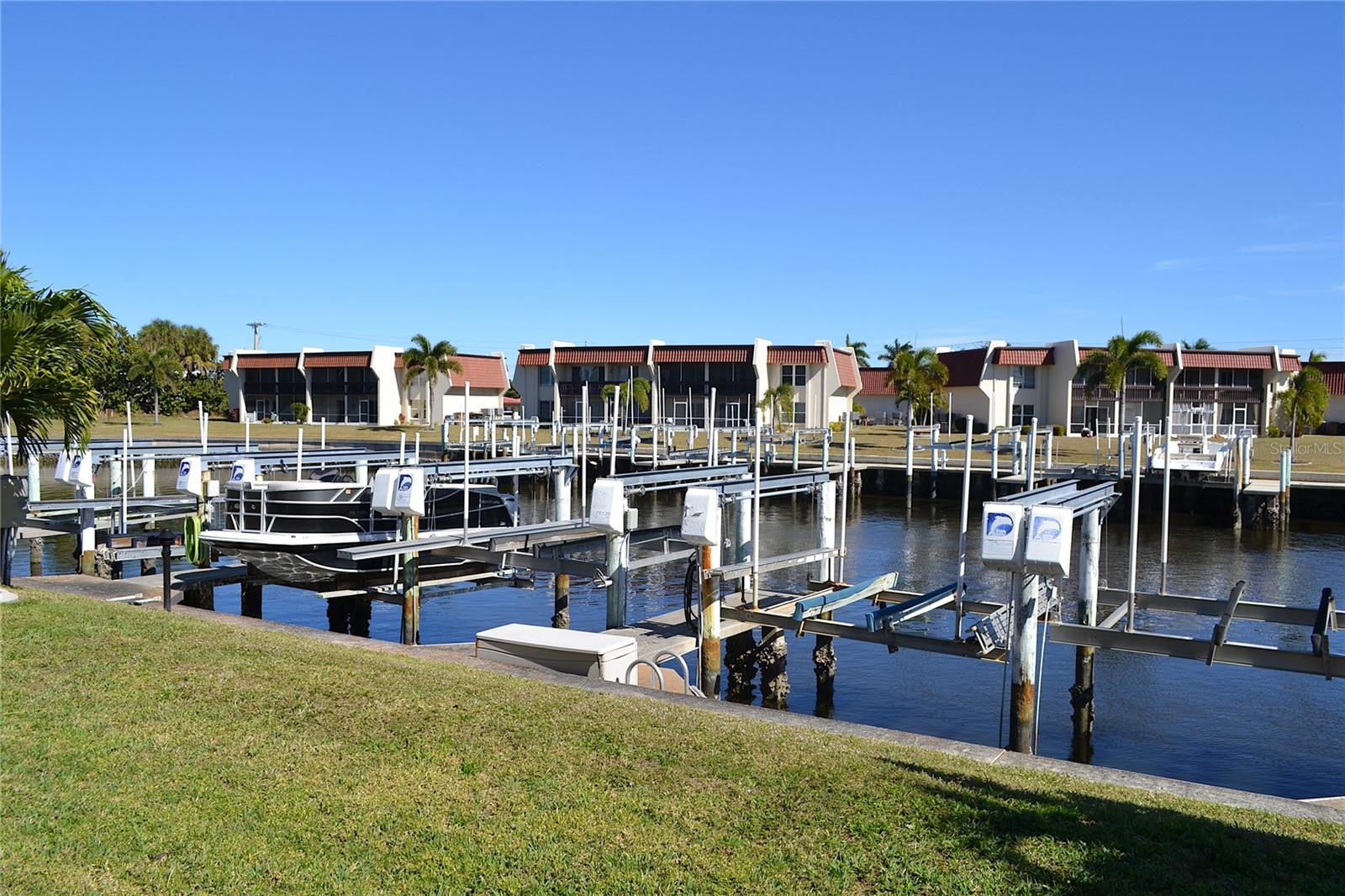 Image 50 of 56 For 220 Coldeway Drive 211