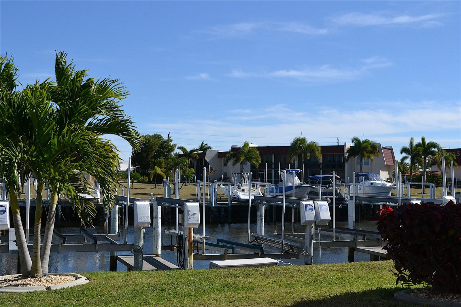 Image 9 of 56 For 220 Coldeway Drive 211