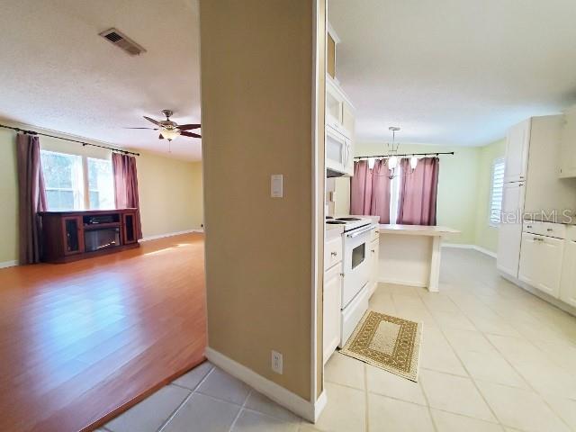 Image 11 of 23 For 27205 Jones Loop Rd. # 31