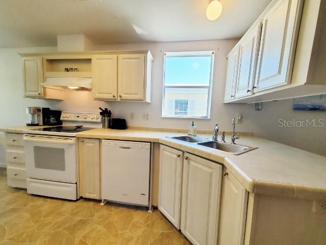 Image 41 of 52 For 29200 Jones Loop Road 125