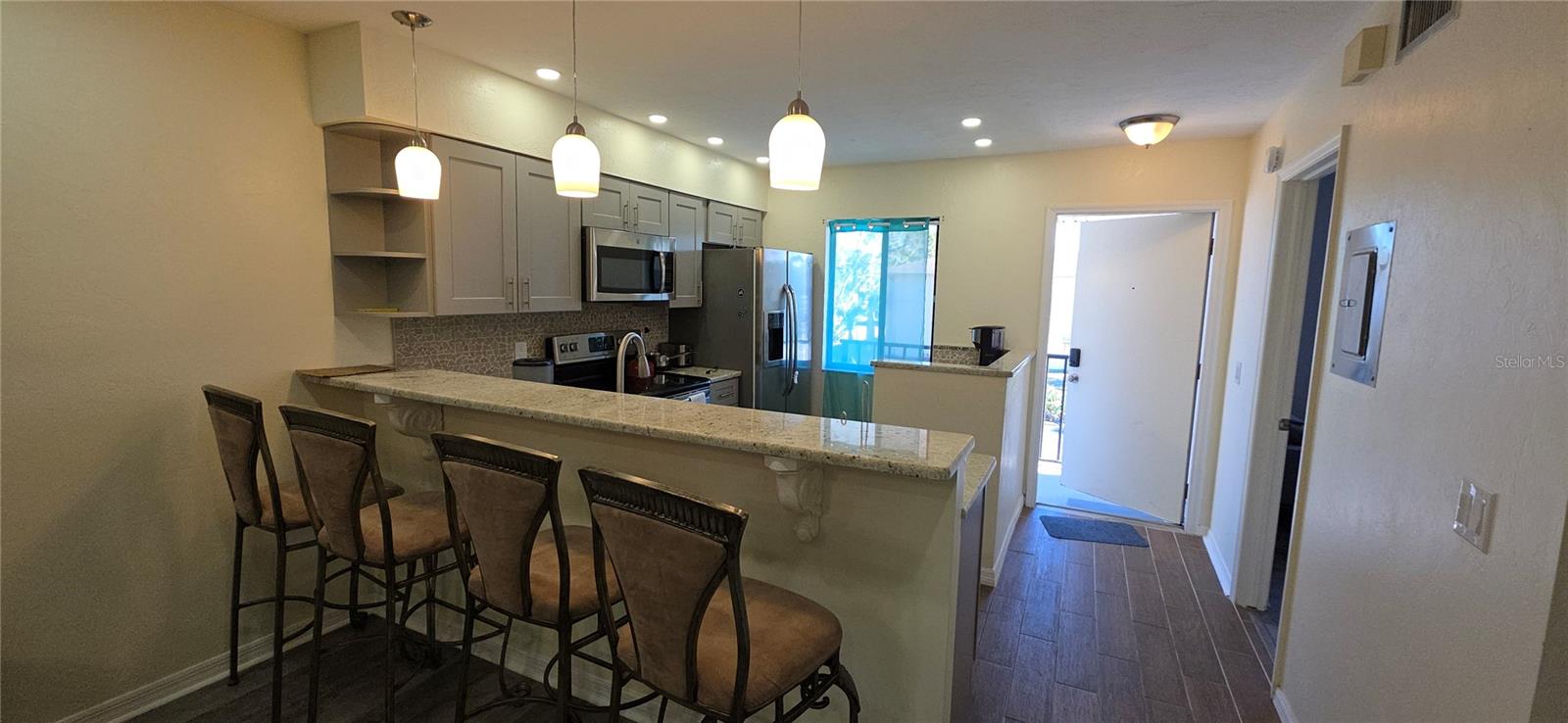 Image 4 of 24 For 22523 Westchester Boulevard 202a