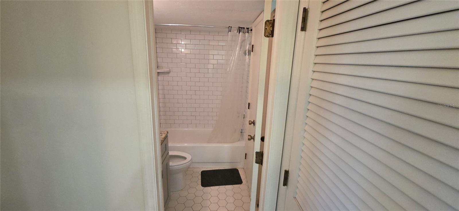 Image 8 of 24 For 22523 Westchester Boulevard 202a