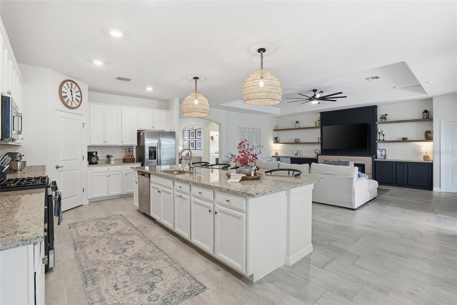 Image 14 of 39 For 17541 Palmetto Pass Lane