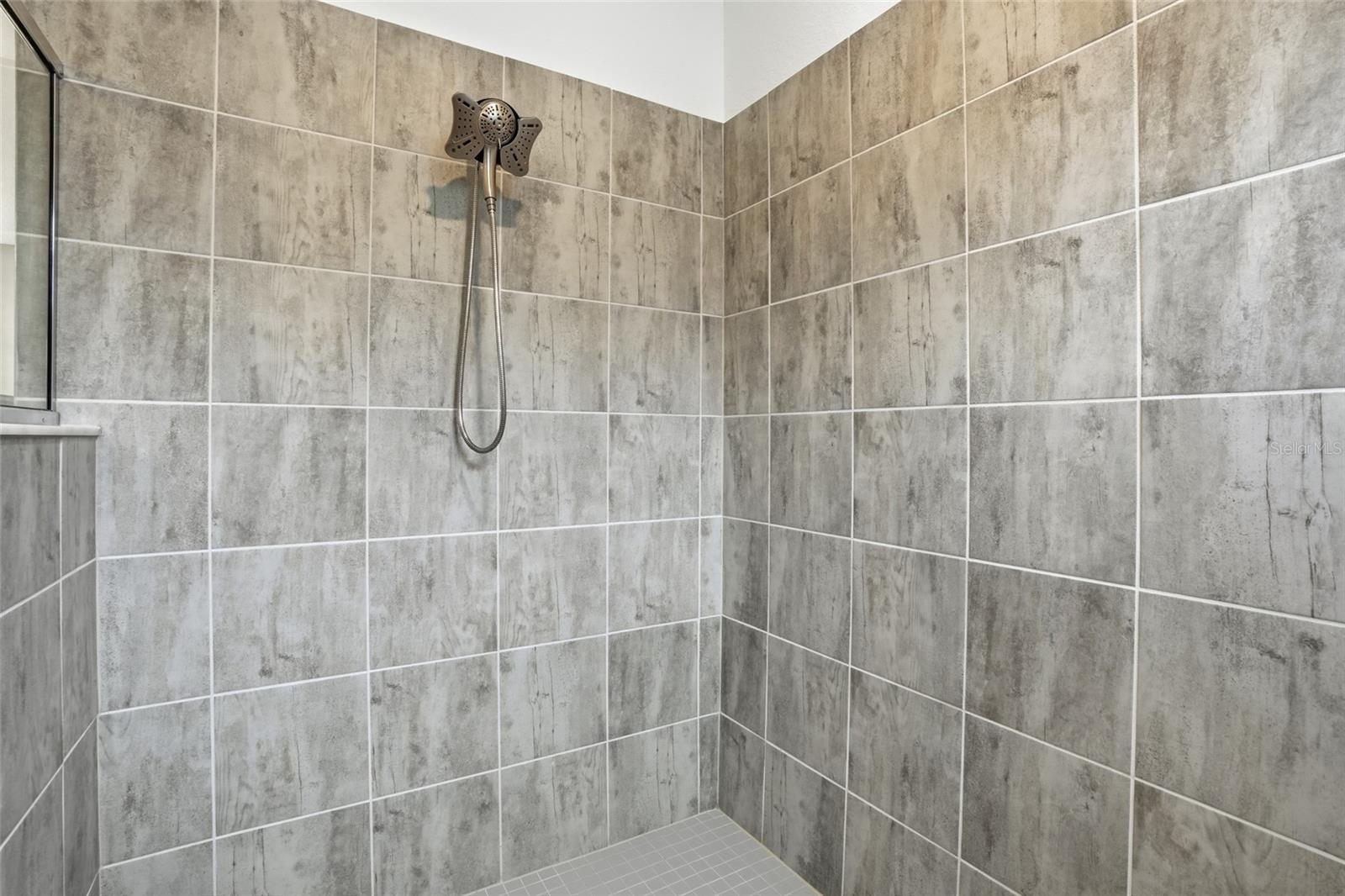 Image 21 of 39 For 17541 Palmetto Pass Lane