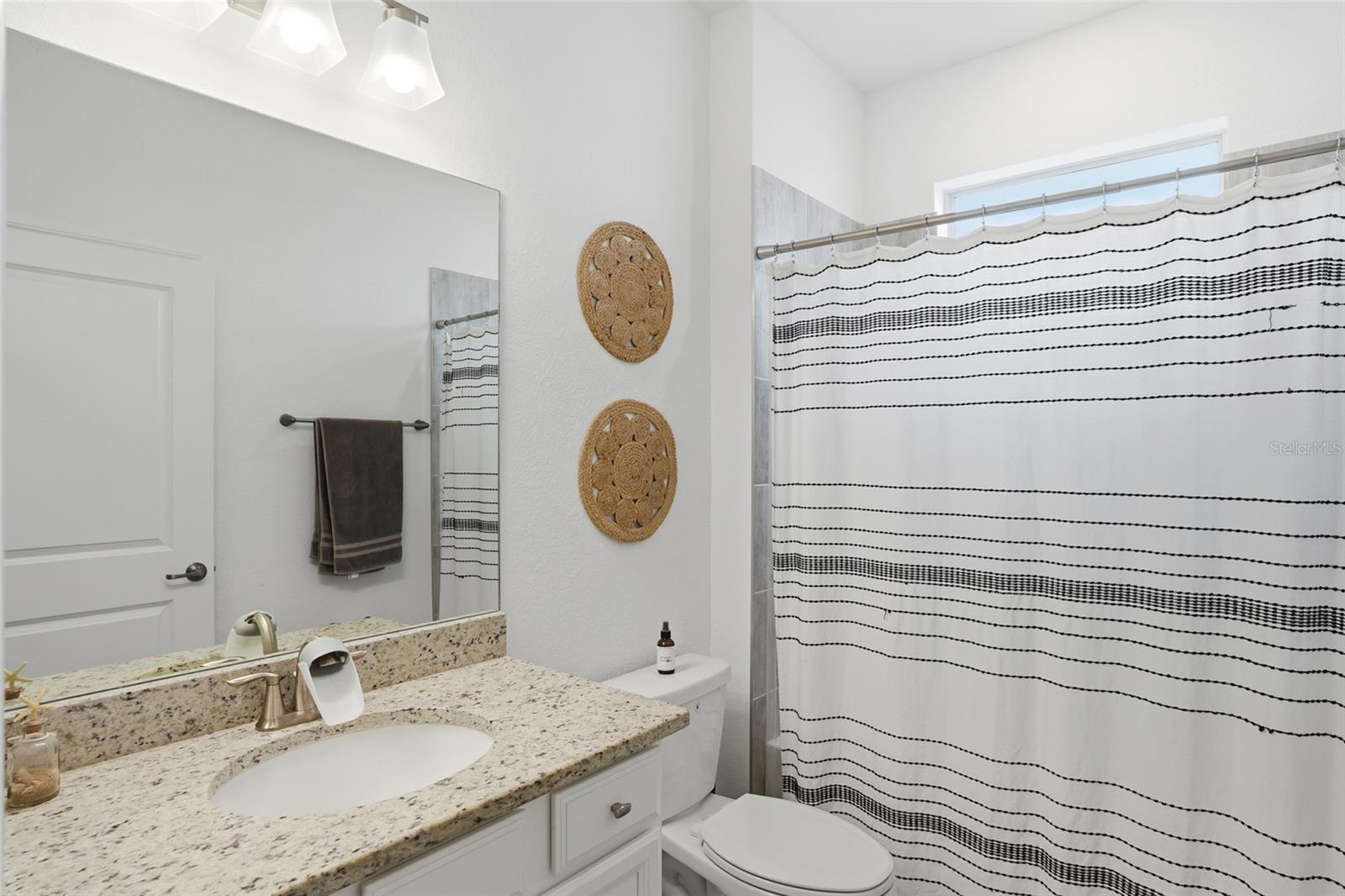 Image 25 of 39 For 17541 Palmetto Pass Lane