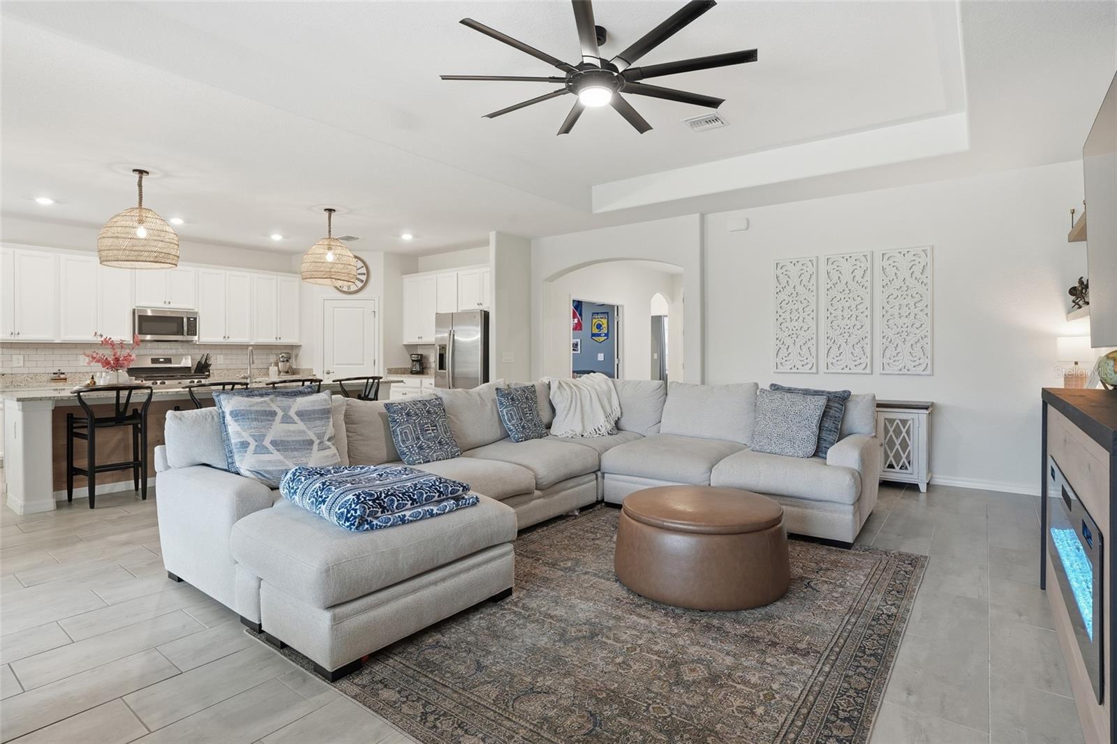 Image 6 of 39 For 17541 Palmetto Pass Lane