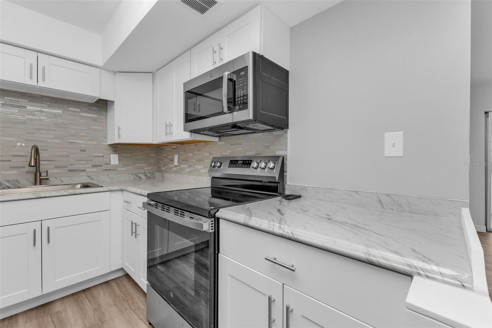 Image 10 of 53 For 2290 Aaron Street 109