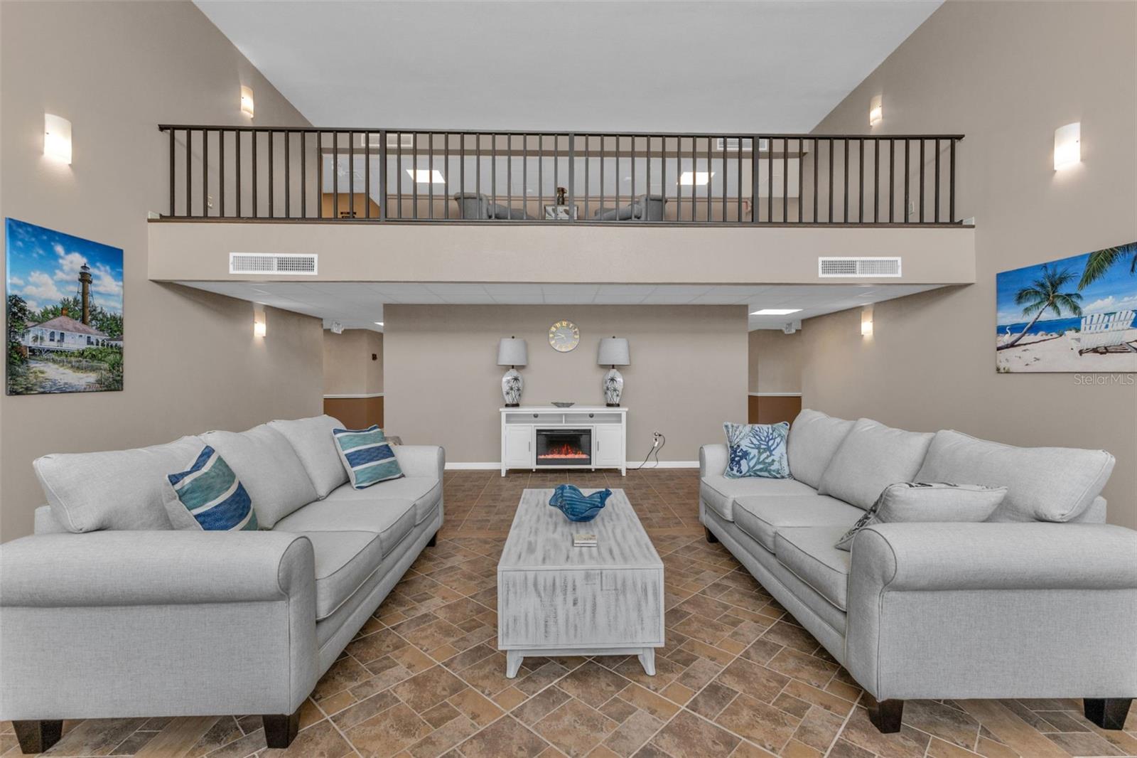 Image 28 of 53 For 2290 Aaron Street 109