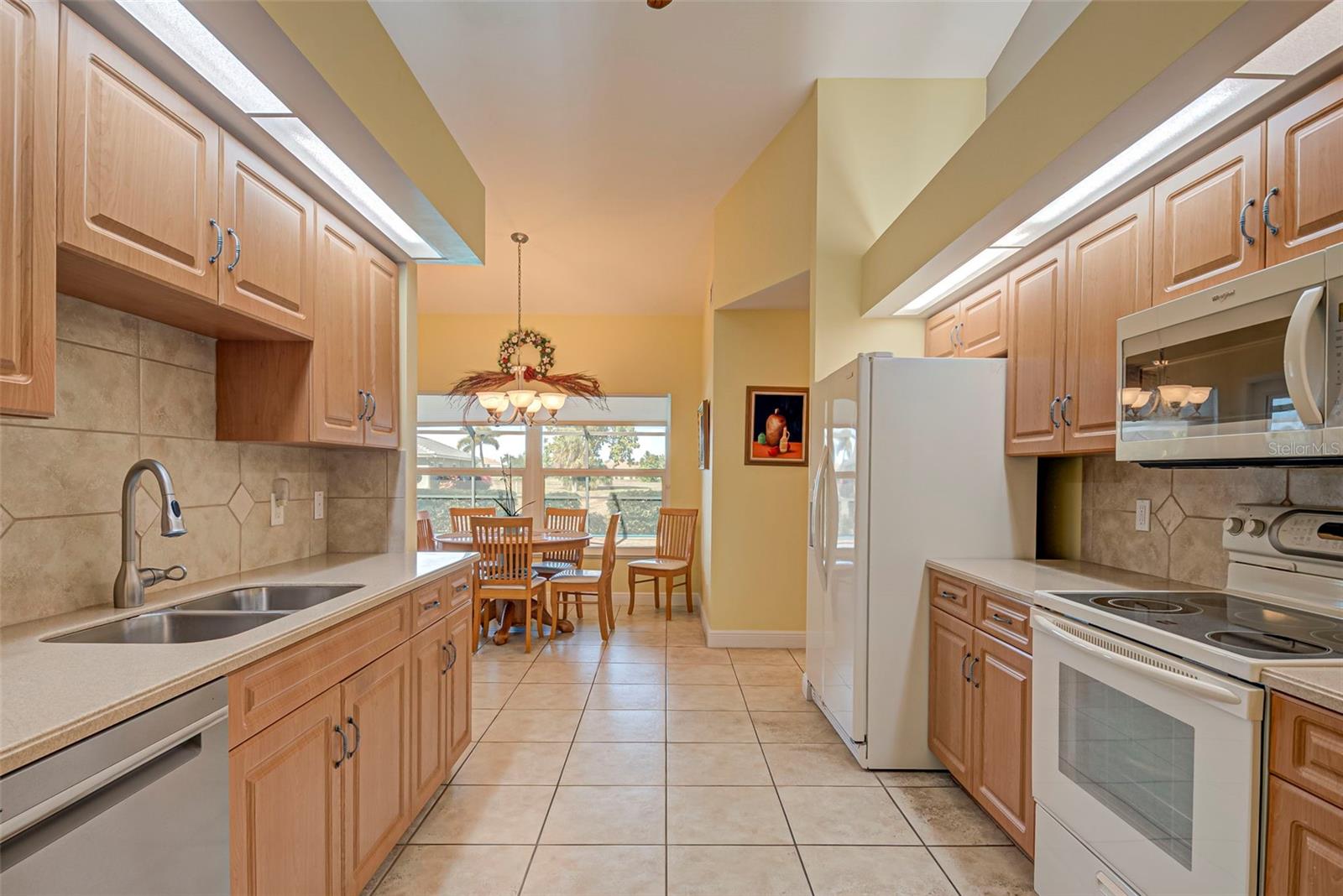 Image 8 of 24 For 24490 Julian Court