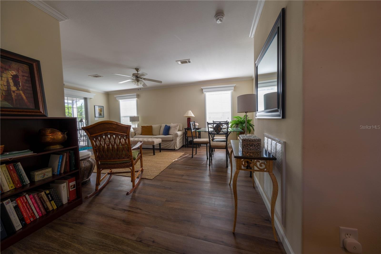 Image 11 of 27 For 701 Aqui Esta Dr  96