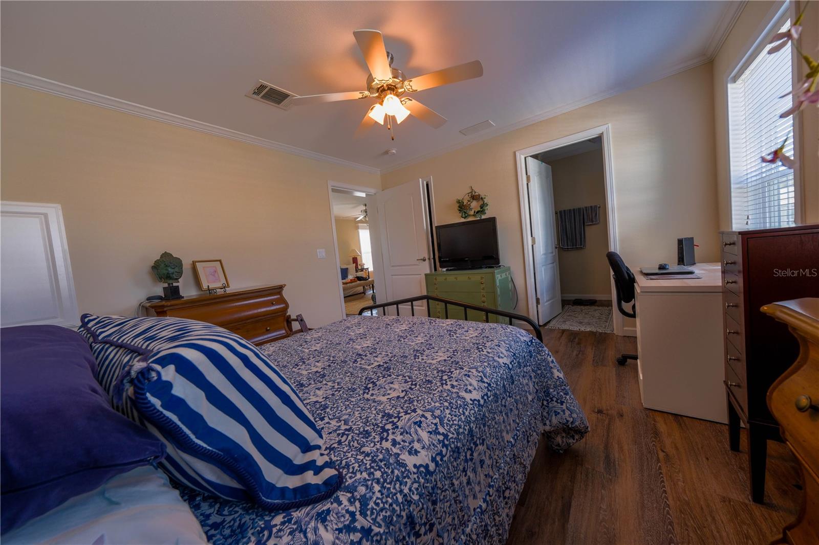 Image 16 of 27 For 701 Aqui Esta Dr  96