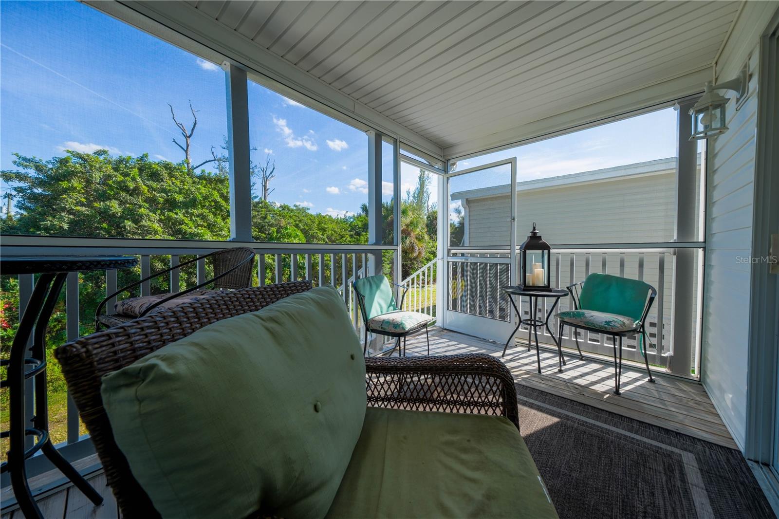 Image 22 of 27 For 701 Aqui Esta Dr  96