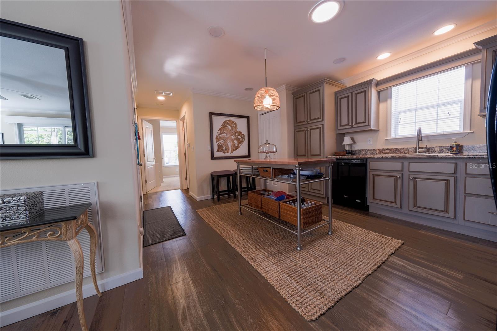 Image 6 of 27 For 701 Aqui Esta Dr  96