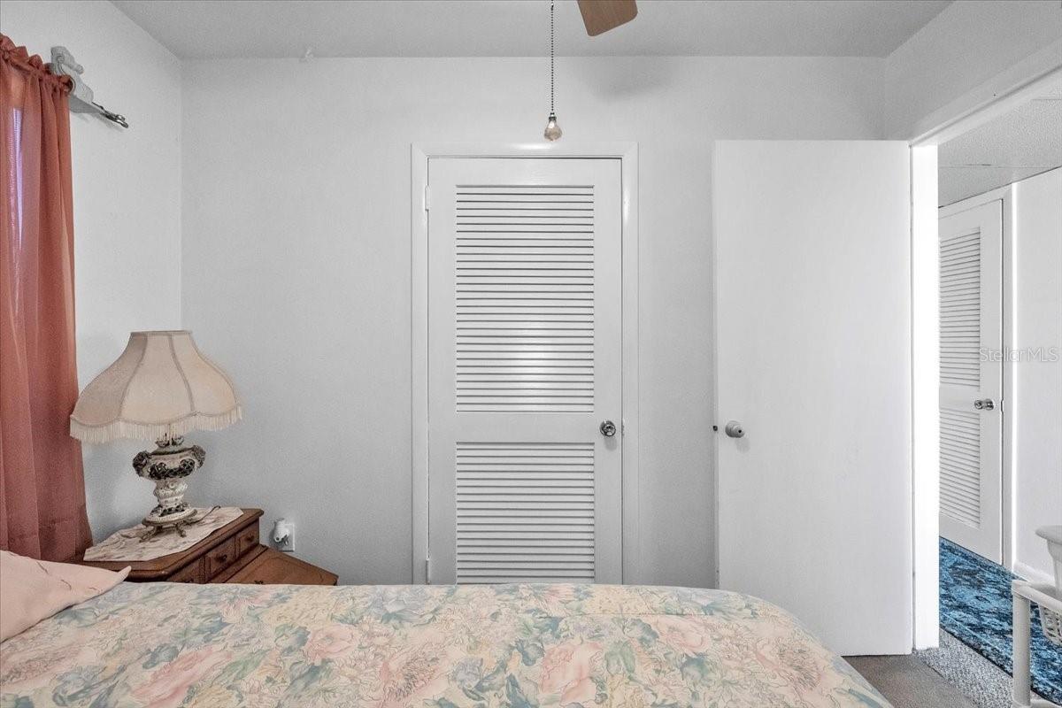 Image 23 of 41 For 370 Duxbury Avenue