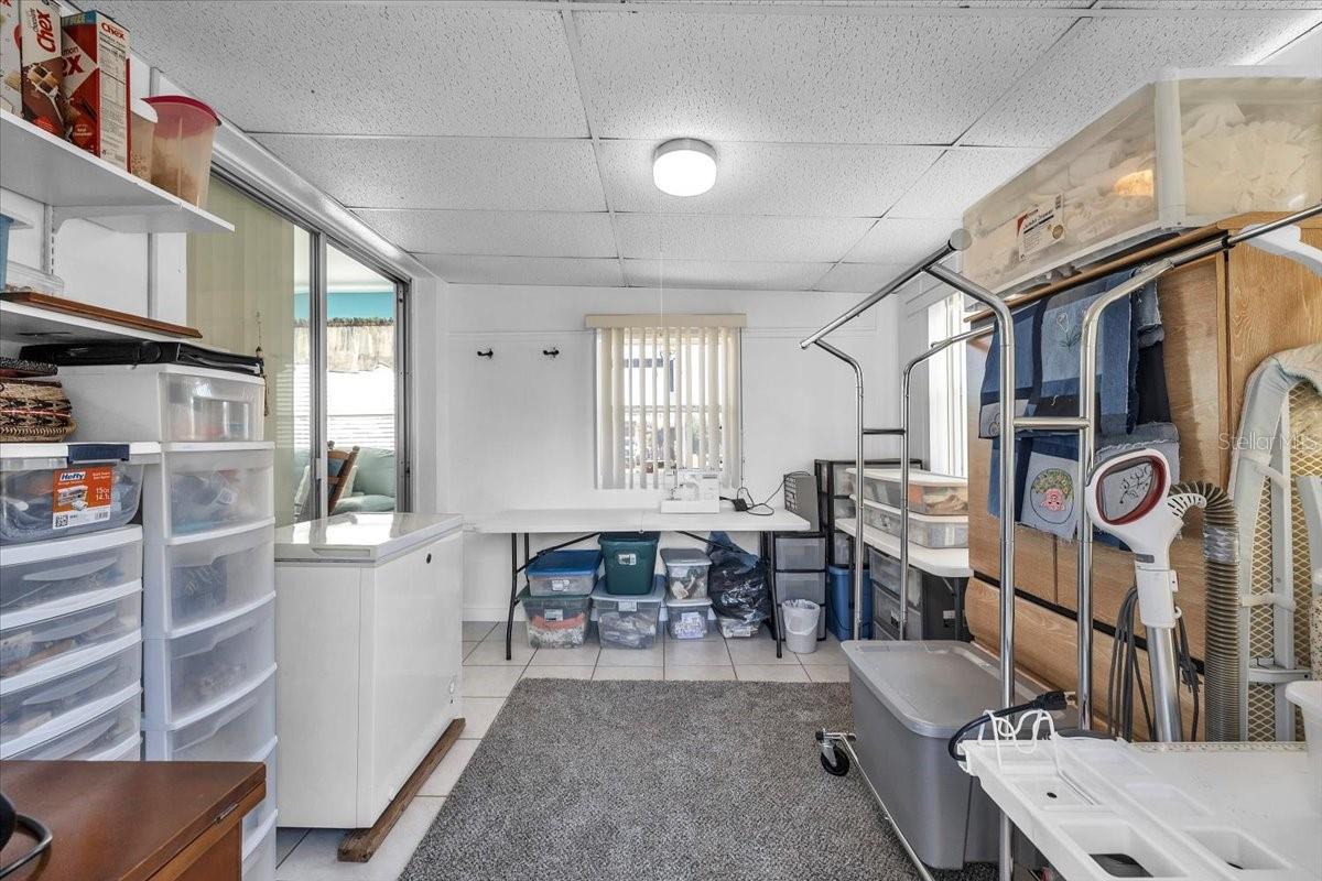 Image 25 of 41 For 370 Duxbury Avenue