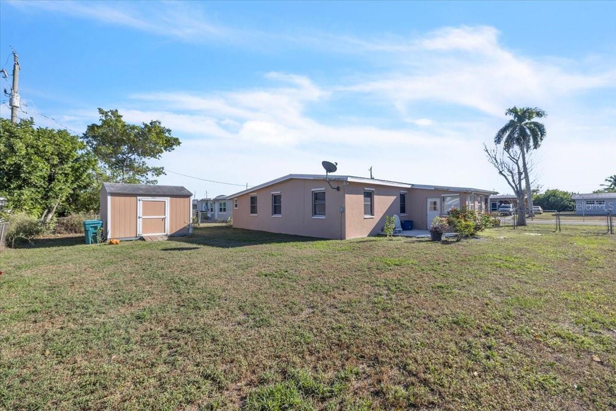 Image 28 of 41 For 370 Duxbury Avenue