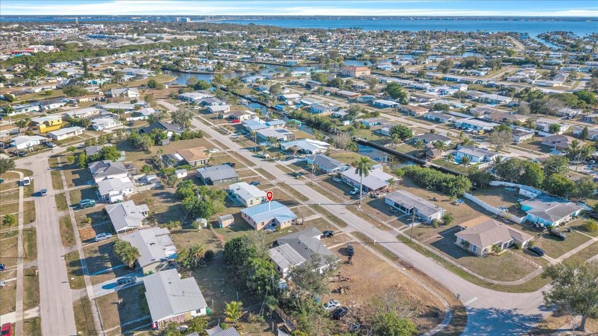 Image 37 of 41 For 370 Duxbury Avenue