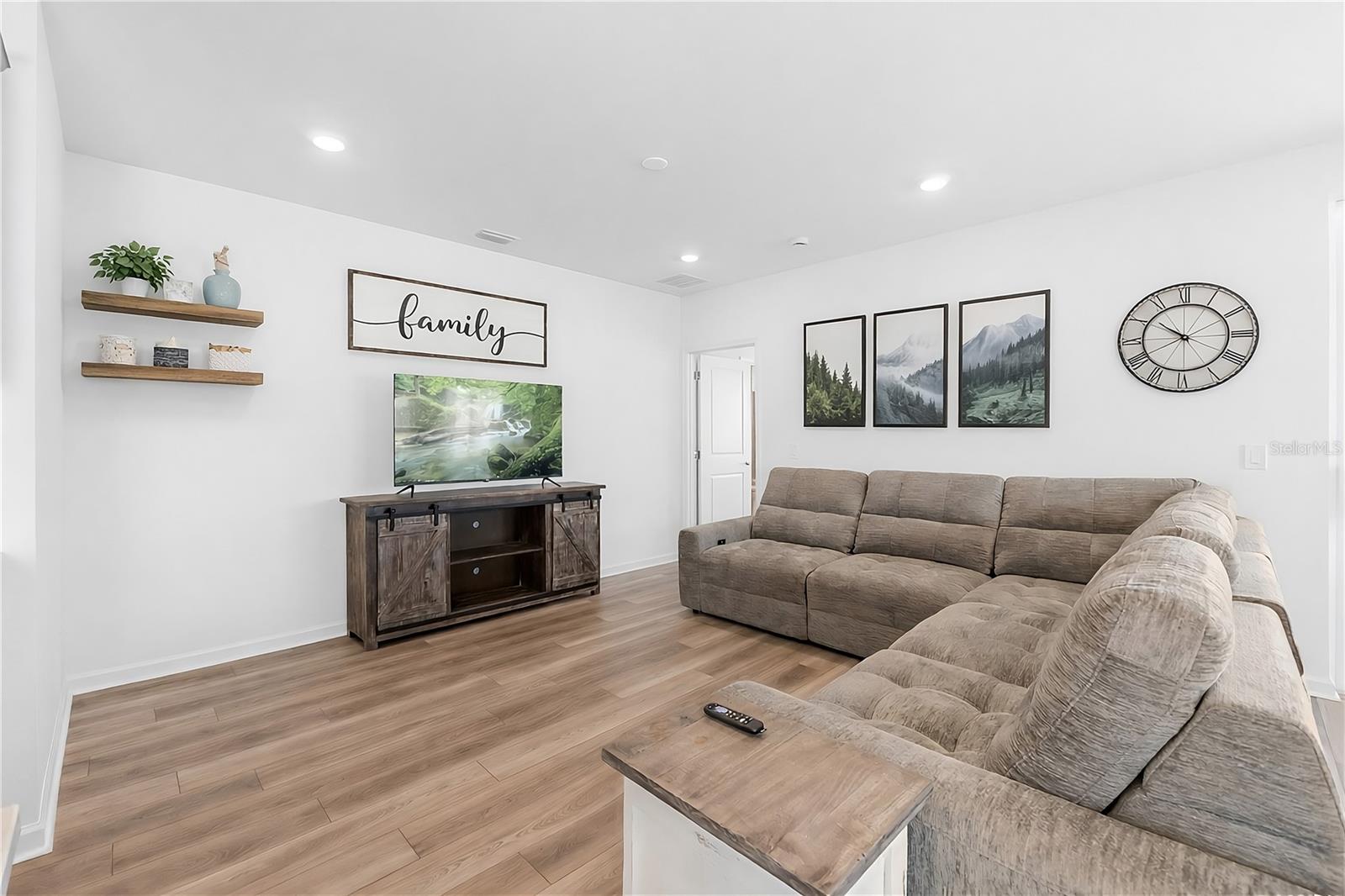 Image 12 of 88 For 44148 Kelly Drive