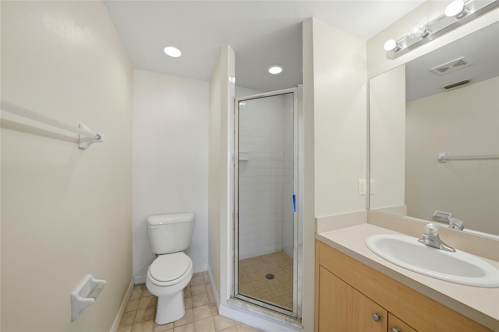 Image 23 of 41 For 1196 Rio De Janeiro Avenue C203