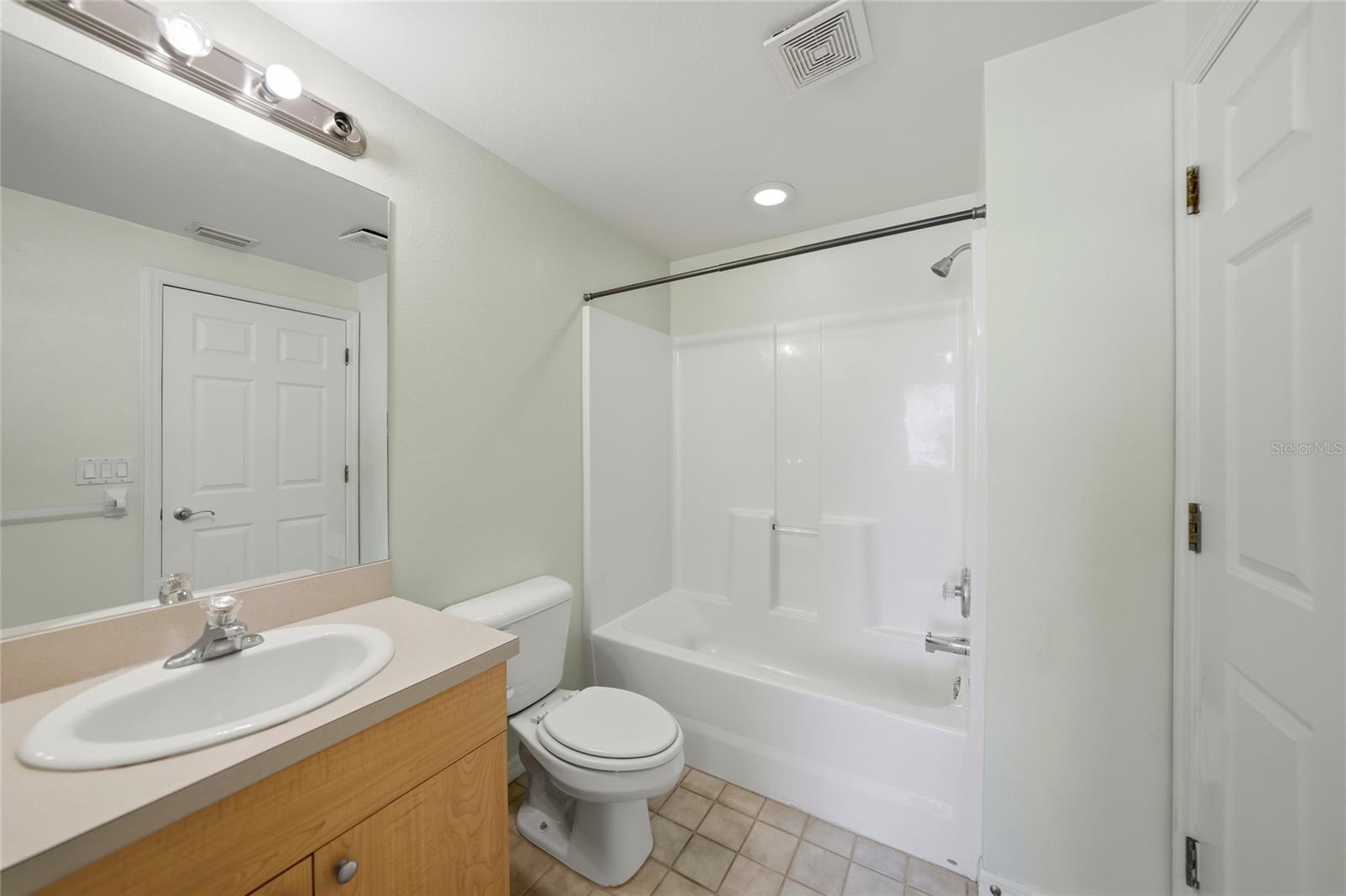 Image 28 of 41 For 1196 Rio De Janeiro Avenue C203