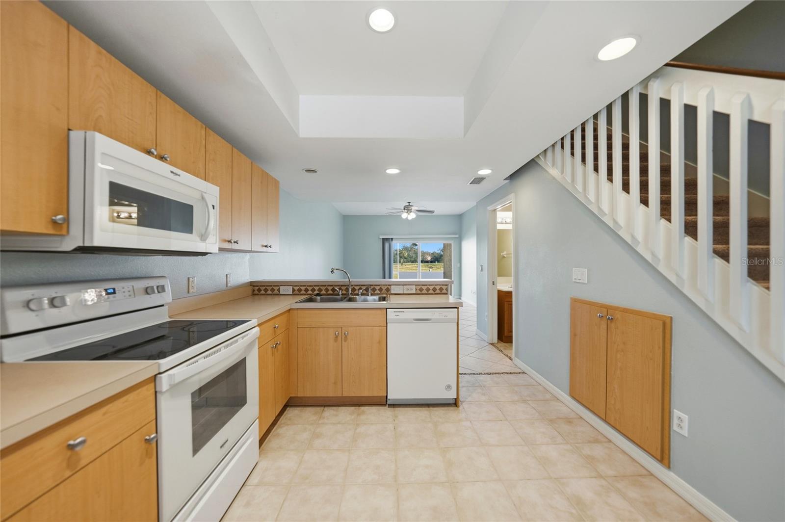 Image 6 of 41 For 1196 Rio De Janeiro Avenue C203