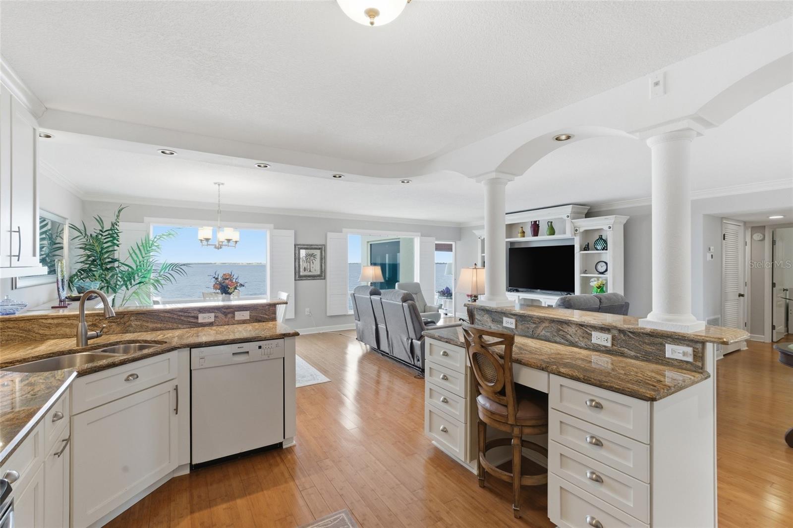 Image 11 of 40 For 1 Colony Point Drive 16c