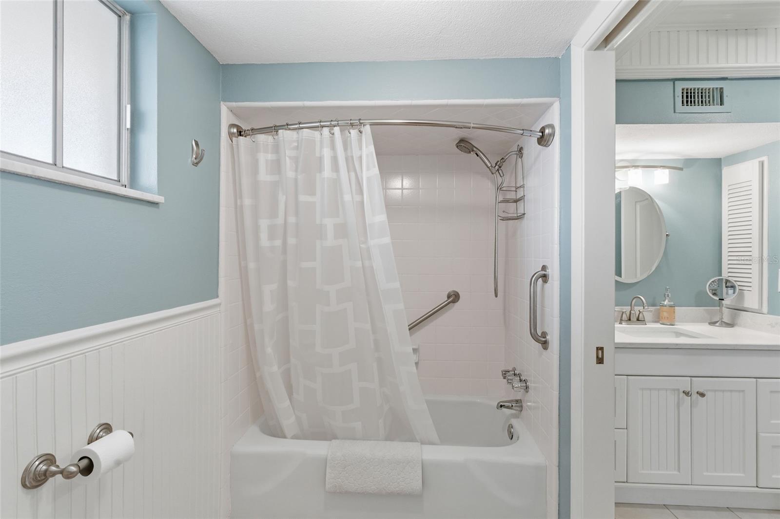 Image 24 of 40 For 1 Colony Point Drive 16c