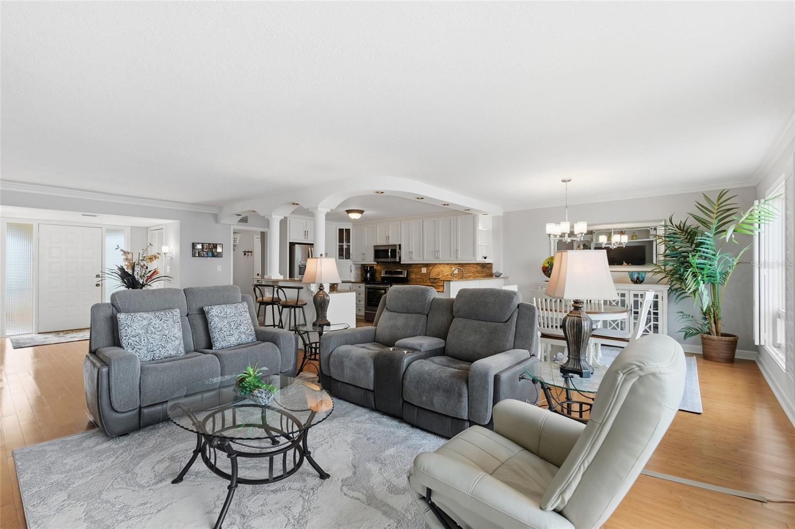 Image 6 of 40 For 1 Colony Point Drive 16c