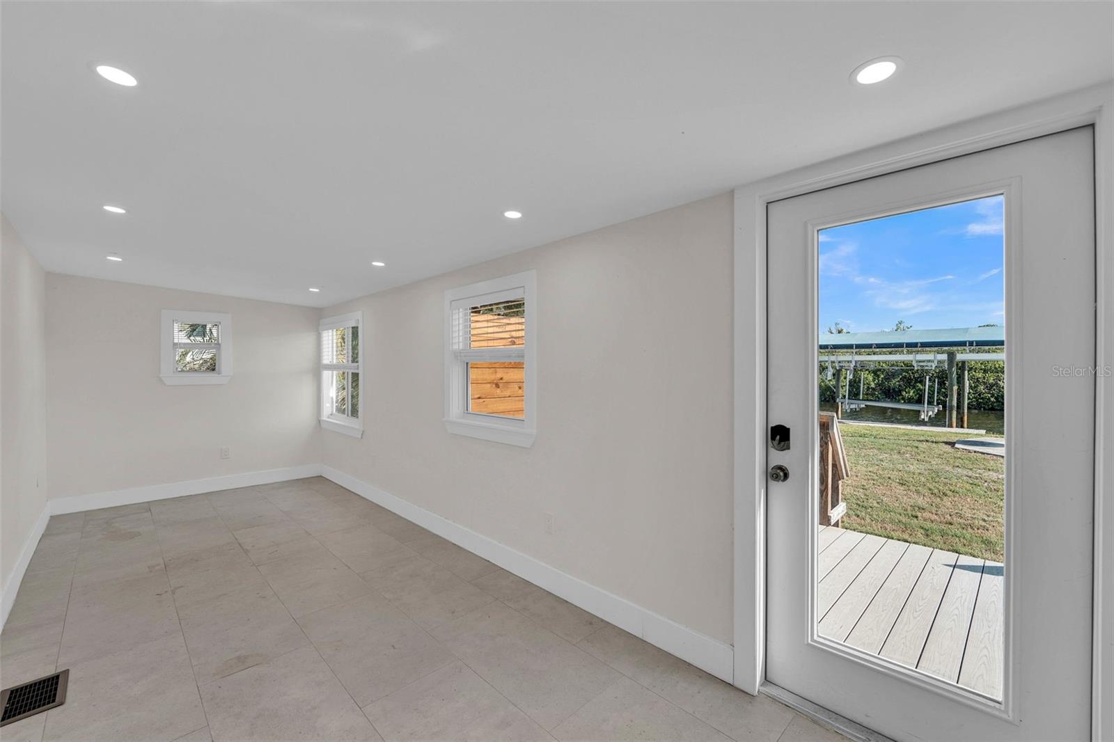 Image 20 of 32 For 2880 8th Avenue