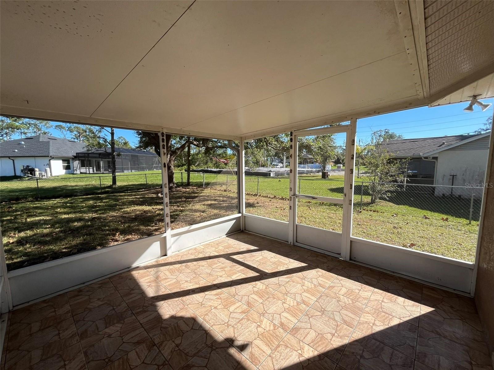 Image 10 of 16 For 2868 Salford Boulevard