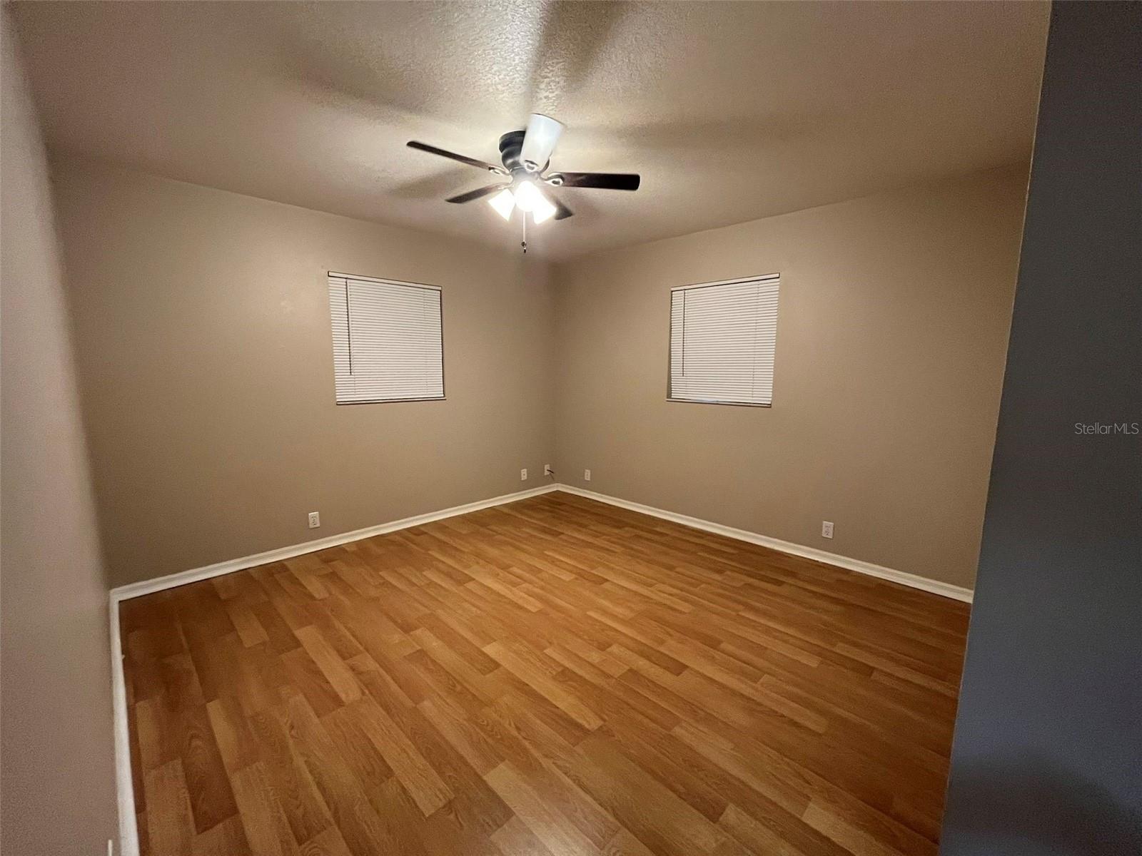 Image 5 of 16 For 2868 Salford Boulevard