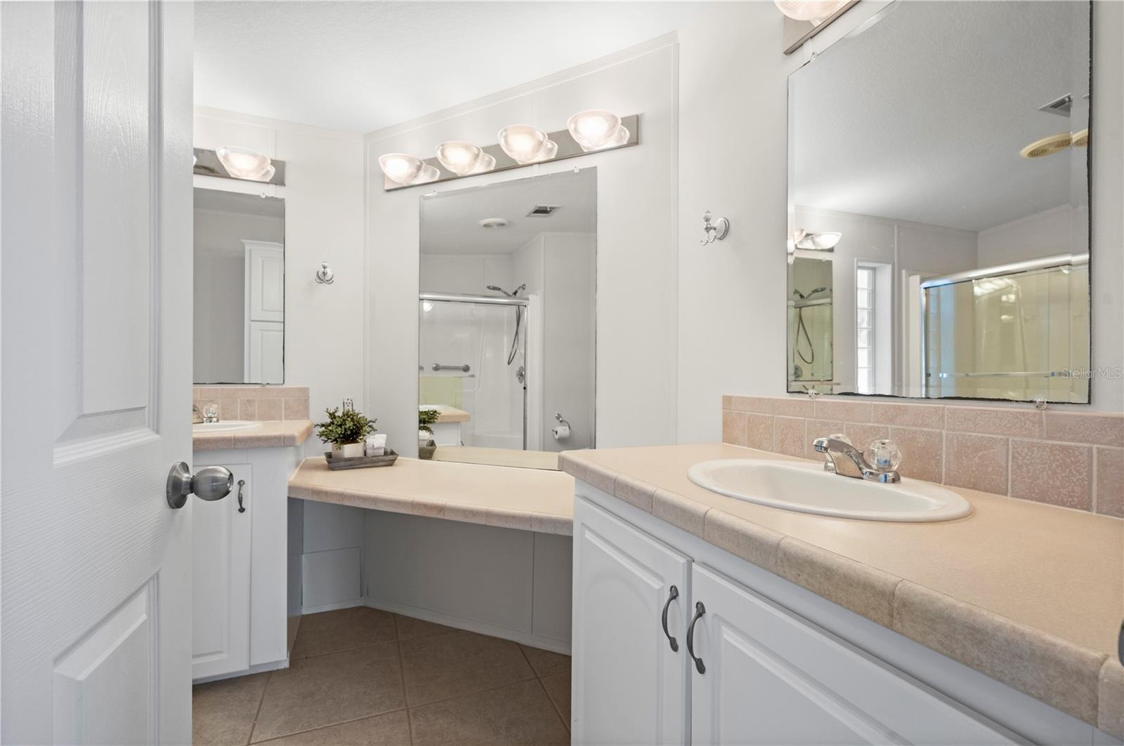 Image 16 of 62 For 1000 Kings Highway 111