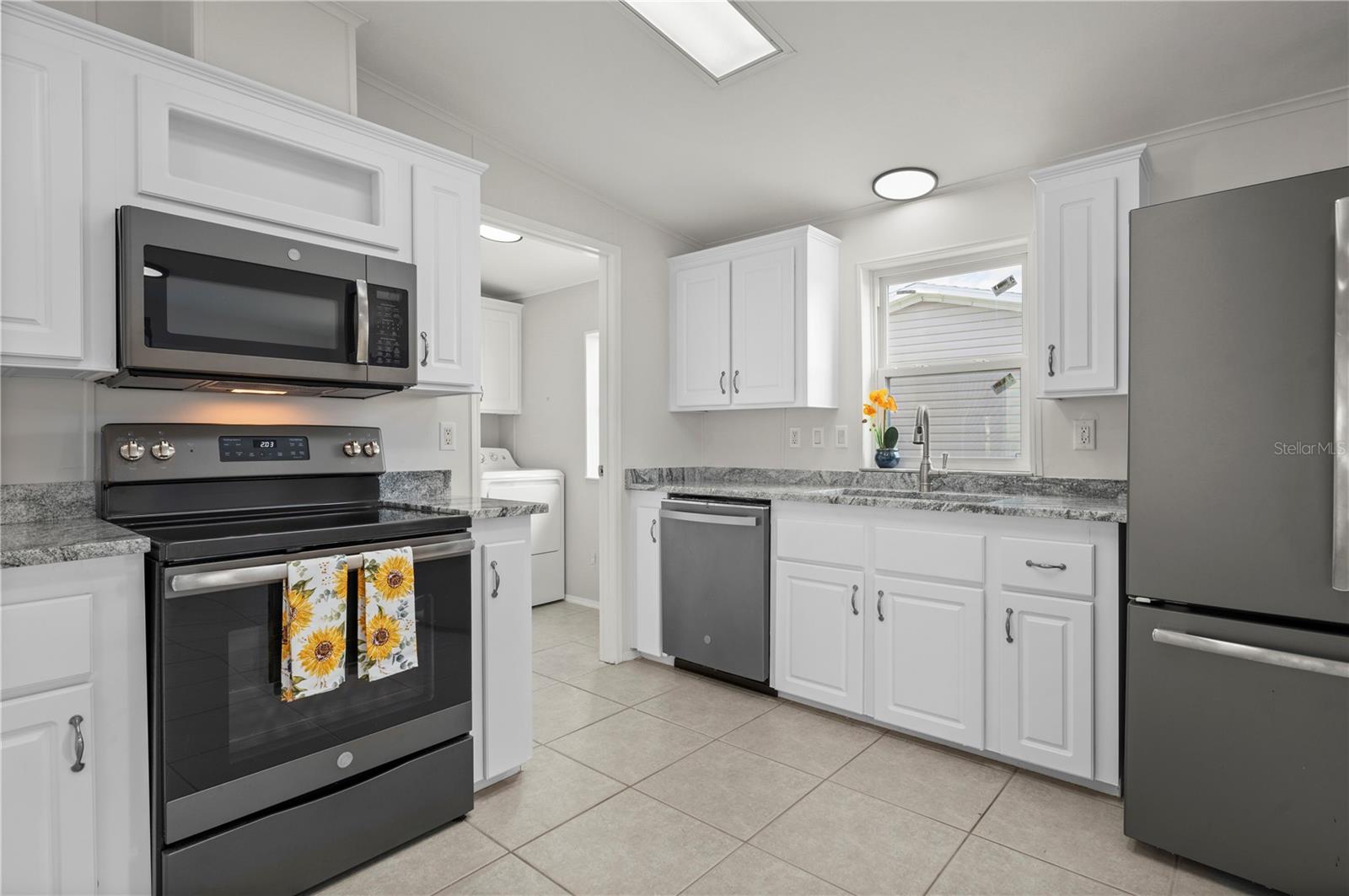 Image 17 of 62 For 1000 Kings Highway 111