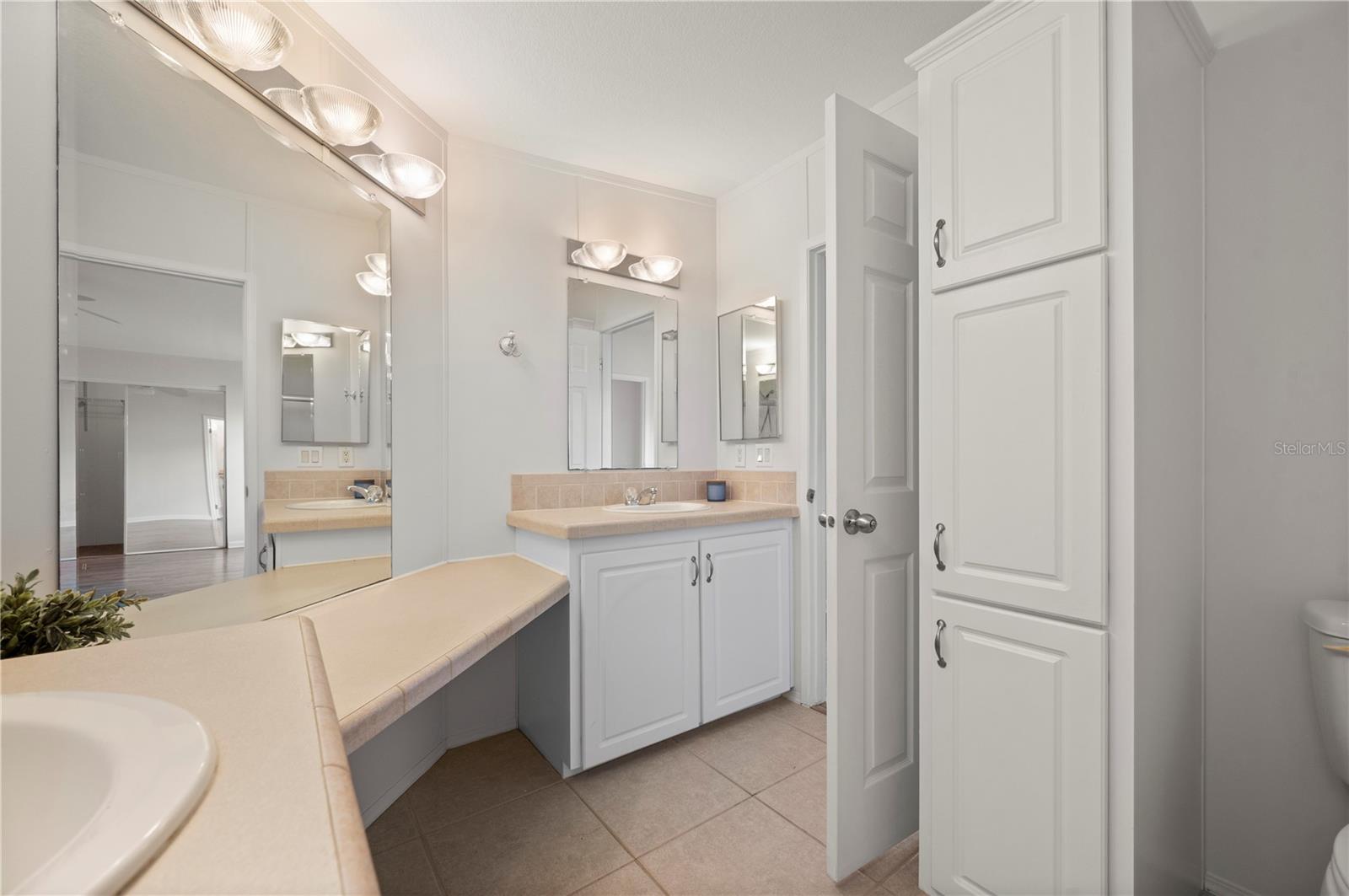 Image 20 of 62 For 1000 Kings Highway 111