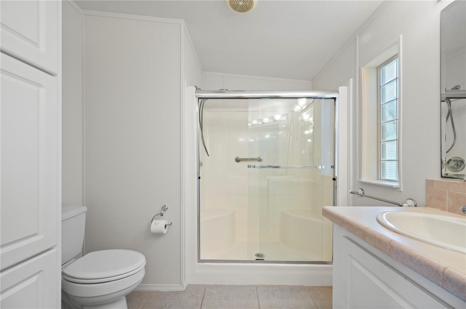 Image 21 of 62 For 1000 Kings Highway 111