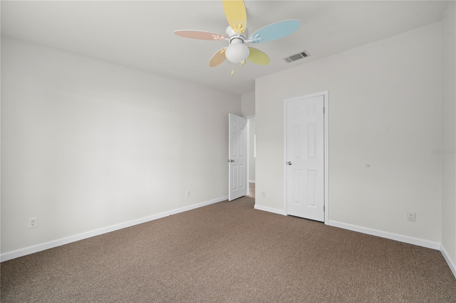 Image 23 of 62 For 1000 Kings Highway 111