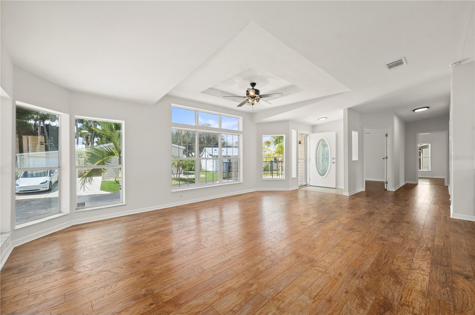 Image 4 of 62 For 1000 Kings Highway 111