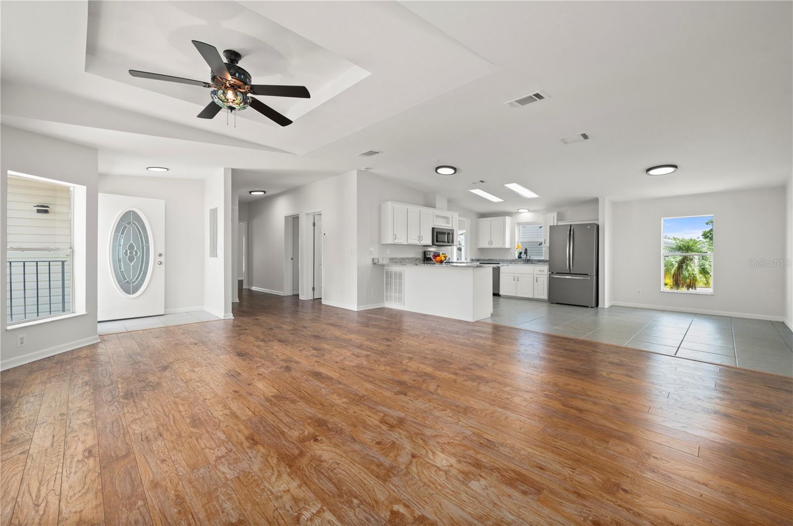 Image 5 of 62 For 1000 Kings Highway 111