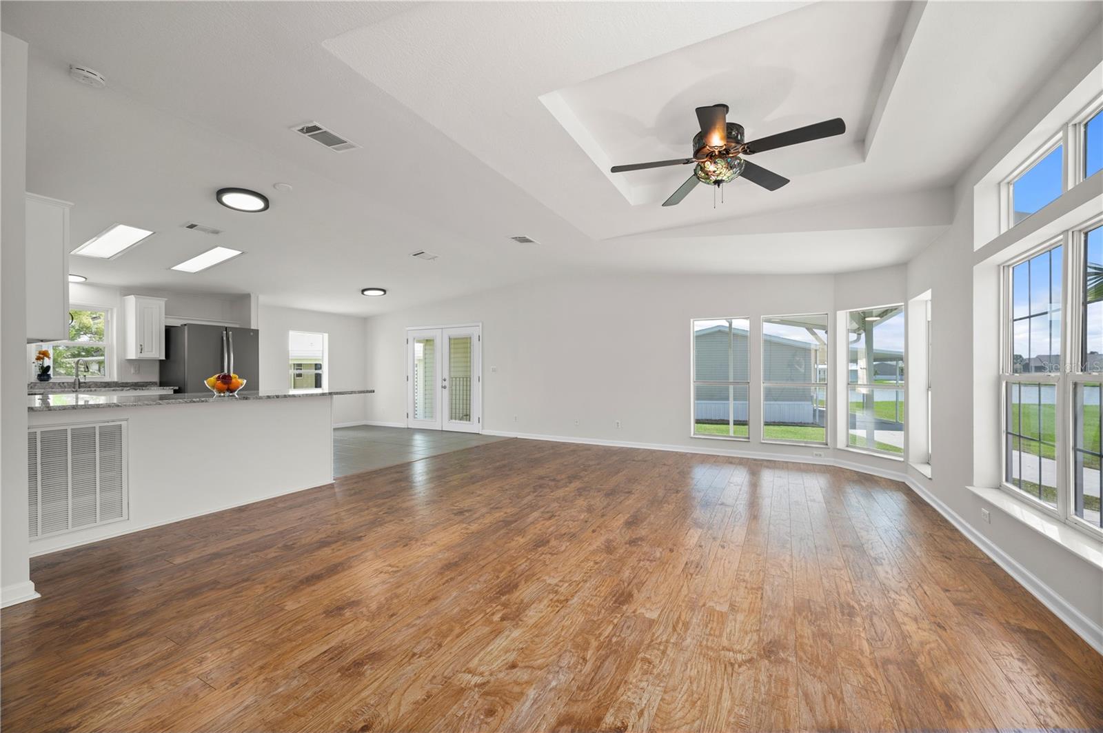 Image 7 of 62 For 1000 Kings Highway 111